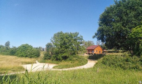 Vue depuis entrée gîtes Le Jardin de Lyno, Dordogne