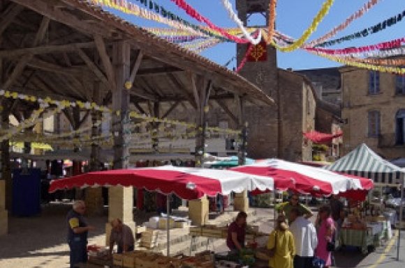 Marché de Belvès, à proximité de Sarlat la Canéda