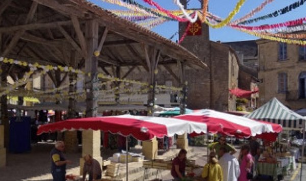 Marché de Belvès, à proximité de Sarlat la Canéda