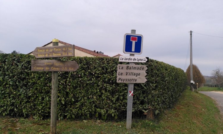 Panneaux de signalisation - Location de gîtes insolites - Belvès