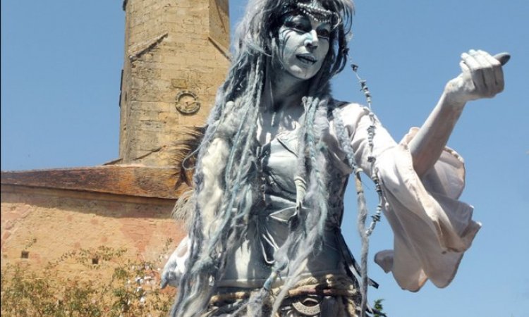 Echassière - Fête Médiévale de Belvès - Location de gîtes insolites en Dordogne