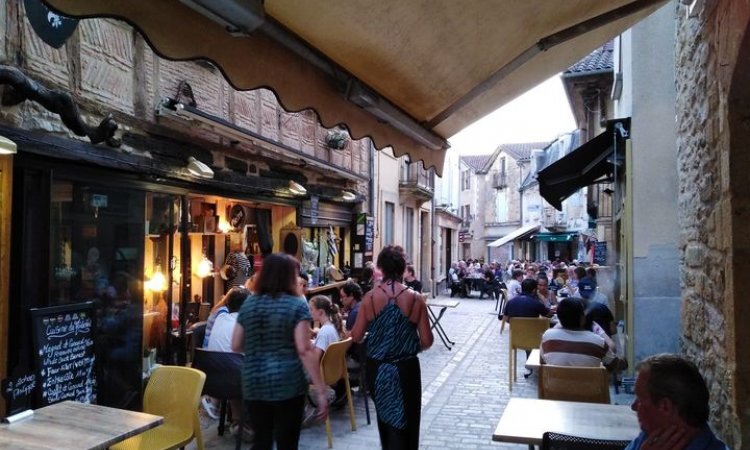 Marché nocturne de Belvès, à proximité de Sarlat la Canéda